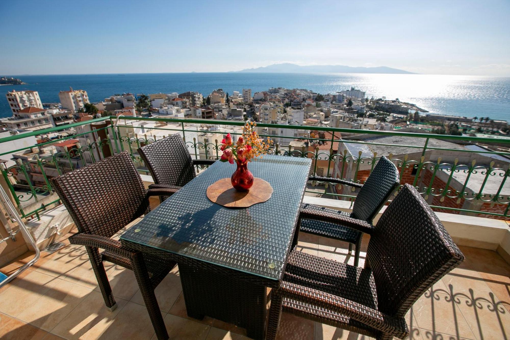 Blue Sky Appartment Kavala Extérieur photo